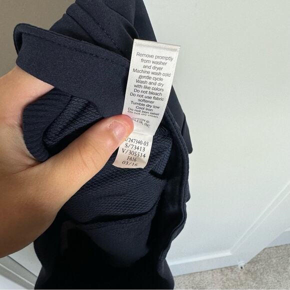 Athleta Midtown 4” Navy Blue Drawstring Cuffed Shorts Size XS - Picture 8 of 8